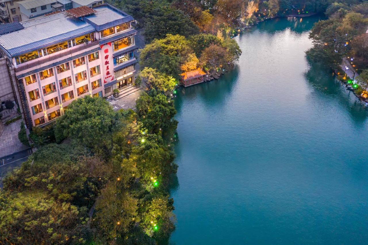 Отель Aroma Tea House Former Jing Guan Ming Lou Museum 5*