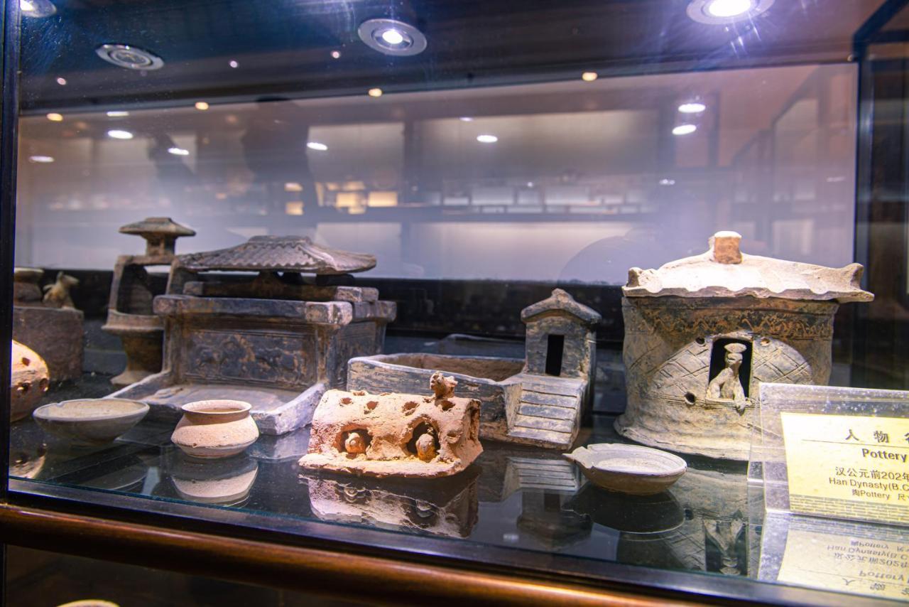 Отель Aroma Tea House Former Jing Guan Ming Lou Museum